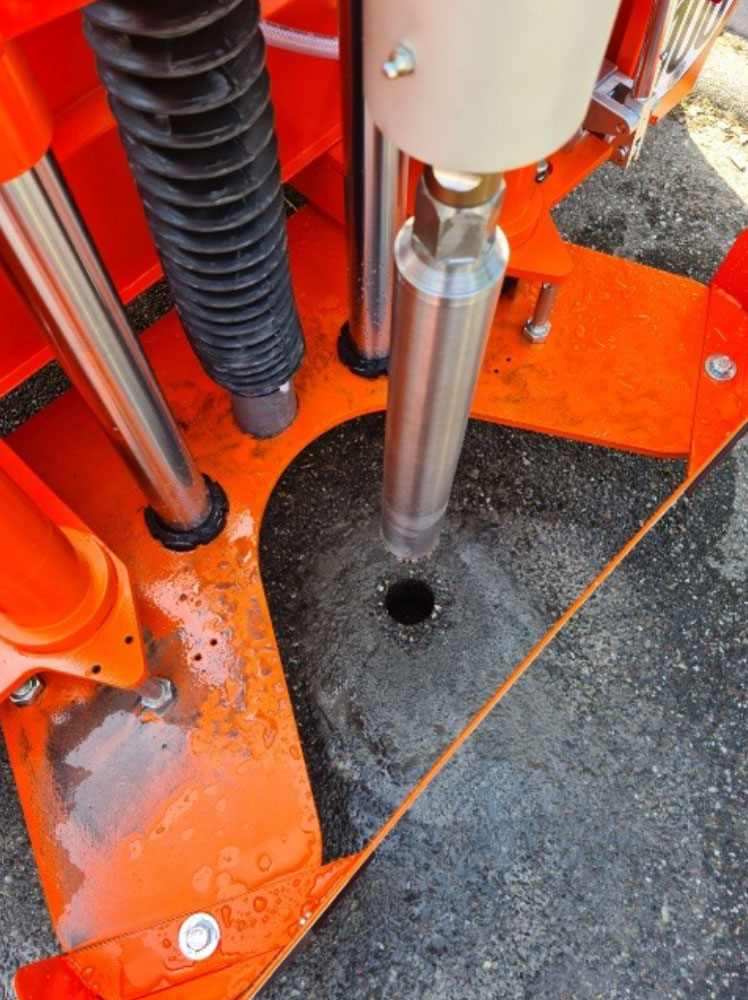 Core drill rig with 70mm drill bit